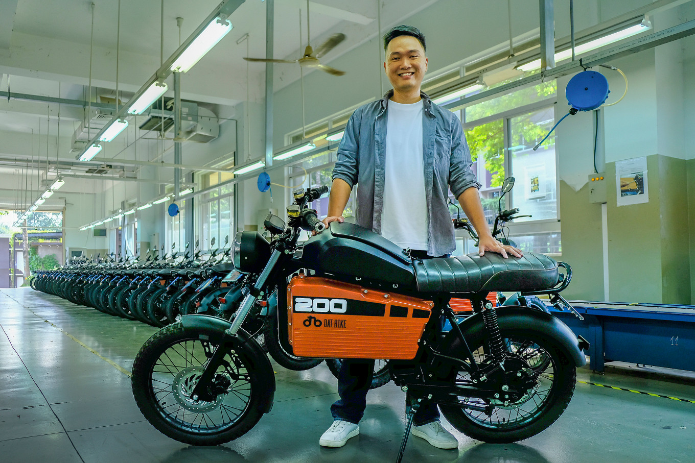 Dat Bike sau 4 năm bị &quot;vùi dập&quot; trên Shark Tank: Được Chính phủ Anh chọn vào dự án tài trợ 11,8 triệu bảng, tài tử Game of Throne &quot;PR&quot; miễn phí - Ảnh 1.