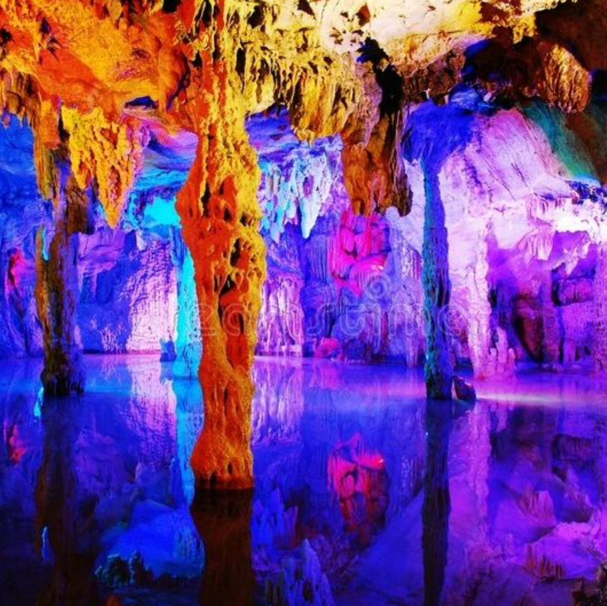 Hang Sơn Đoòng lọt top 10 hang ngầm đẹp nhất trên thế giới - Ảnh 1.