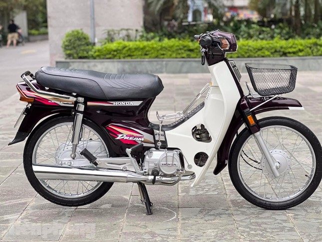 NÓNG Lộ ảnh huyền thoại mới 2023 Honda Dream 125