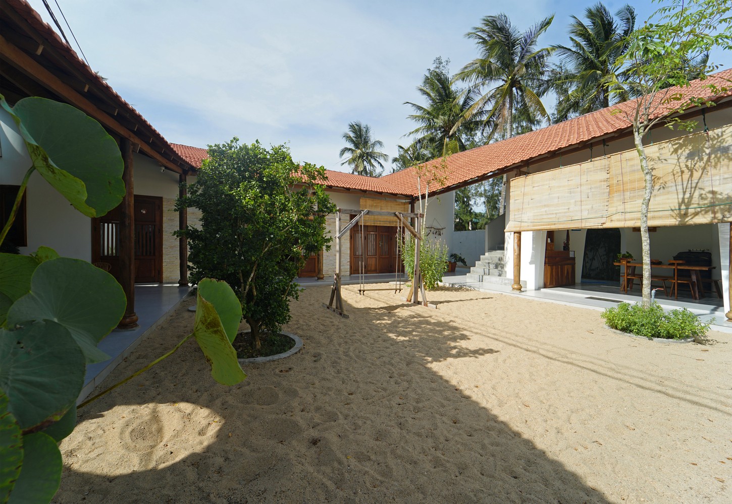 Kì lạ ngôi nhà nhìn như dải lụa trong gió - Ảnh 10.