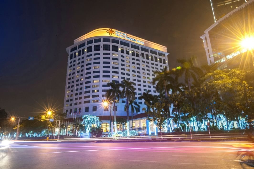 Chào bán giá 250 triệu USD, khách sạn dát vàng của đại gia Đường “bia” định giá cao hơn cả Metropole Hanoi có vị trí đắc địa hơn nhiều? - Ảnh 2. Chào bán giá 250 triệu USD, khách sạn dát vàng của đại gia Đường “bia” định giá cao hơn cả Metropole Hanoi có vị trí đắc địa hơn nhiều? - Ảnh 2.