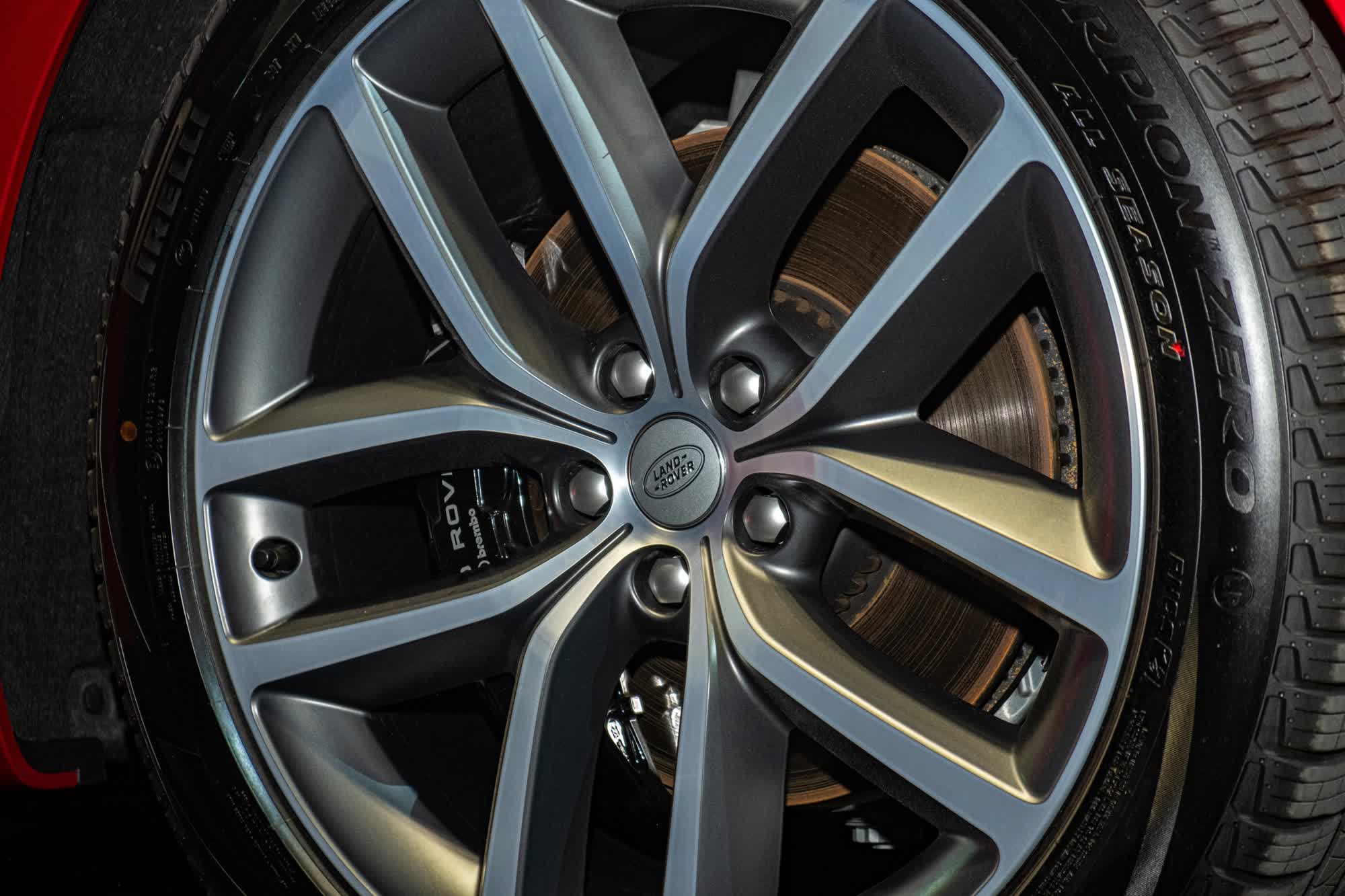 Range Rover Sport 2023 ra mắt Việt Nam: Giá cao nhất 8,57 tỷ đồng, gấp đôi BMW X5 - Ảnh 8.