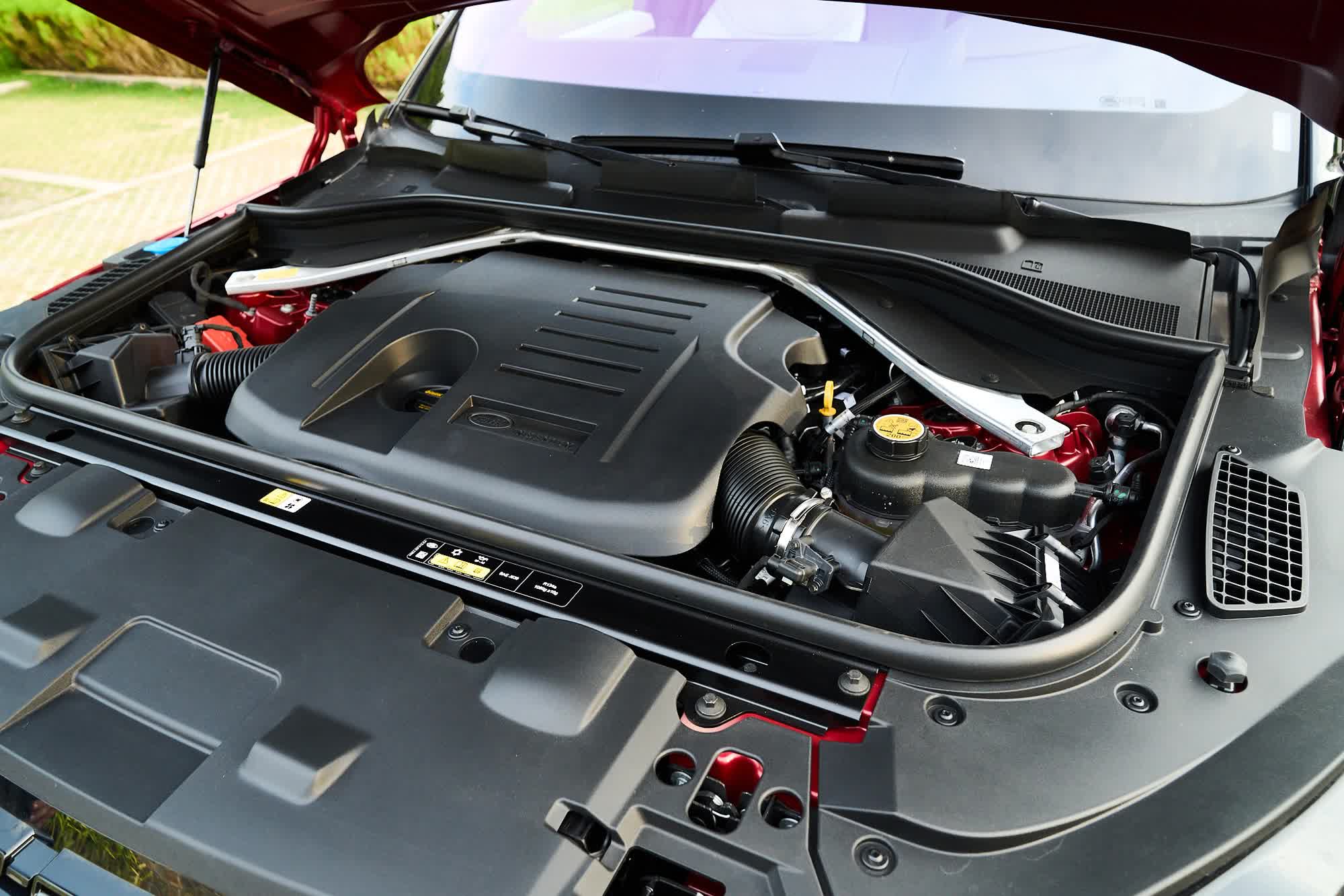 Range Rover Sport 2023 ra mắt Việt Nam: Giá cao nhất 8,57 tỷ đồng, gấp đôi BMW X5 - Ảnh 2.