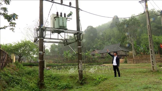 Người dân phải mua điện giá cao do công trình điện chưa bàn giao - Ảnh 2.