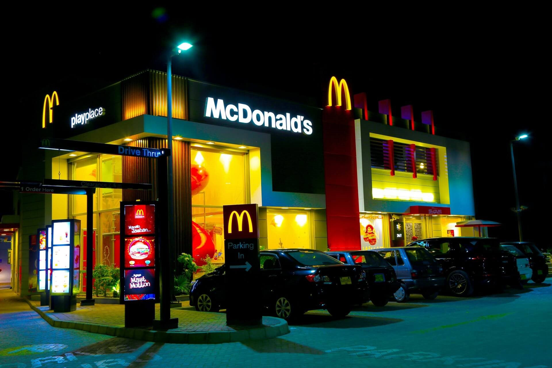 ‘Quái vật’ McDonald’s: Chủ đất lớn thứ 6 trên thế giới, chuyên đi buôn BĐS, bán khoai tây chiên, burger chỉ là phụ - Ảnh 1.