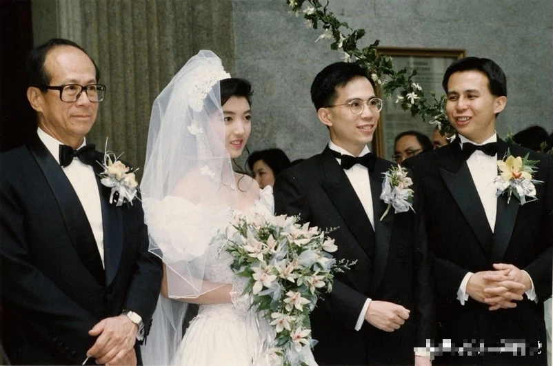 Con trai tỷ phú giàu nhất Hong Kong (Trung Quốc): Si mê cô gái ‘thường dân’, đám cưới như triển lãm siêu xe, gia thế lấn át vẫn lấy lòng người này - Ảnh 4.