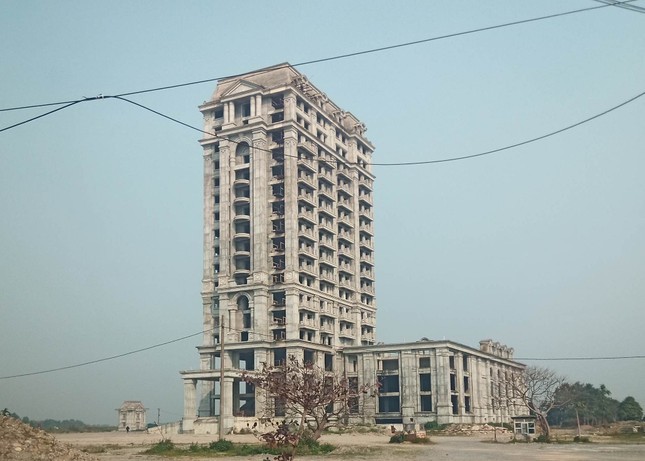 Ninh Bình 'hợp thức' khách sạn 17 tầng không phép - Ảnh 1.