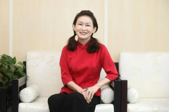 “Nữ hoàng axit” bán nguyên liệu chỉ đáng giá 60.000 đồng, thu về tài sản gần 200.000 tỷ đồng, có thời điểm giàu hơn cả Jack Ma: Tư duy tốt không sợ không thành công - Ảnh 5.
