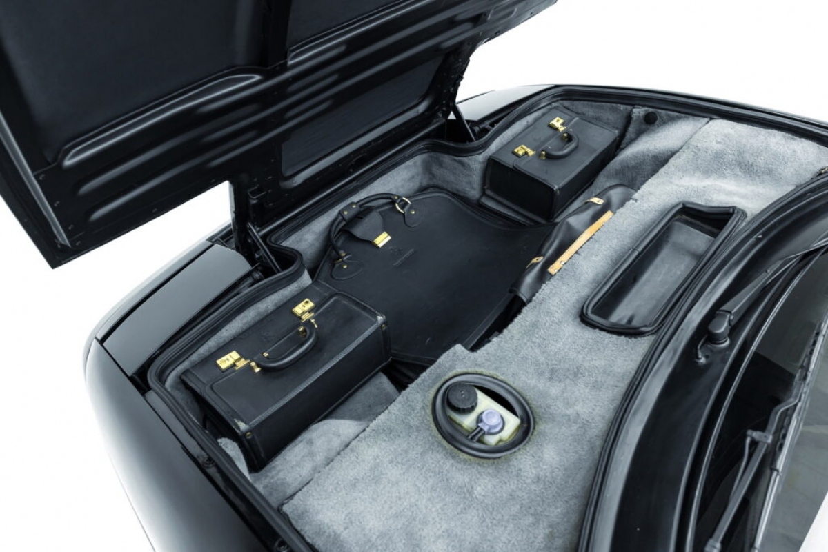 Chiêm ngưỡng 5 mẫu xe Ferrari Testarossa cổ sẽ được đấu giá tại Ý vào tháng 5 tới - Ảnh 11.