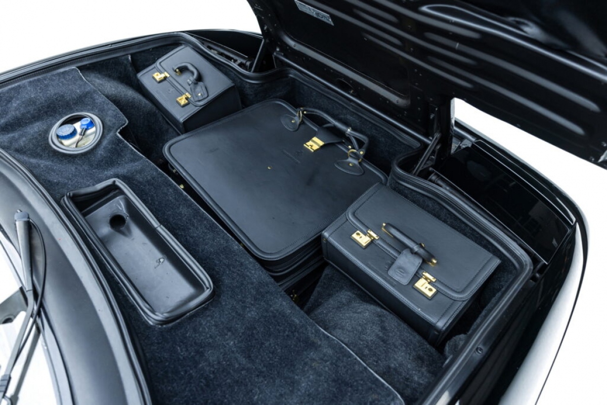 Chiêm ngưỡng 5 mẫu xe Ferrari Testarossa cổ sẽ được đấu giá tại Ý vào tháng 5 tới - Ảnh 29.