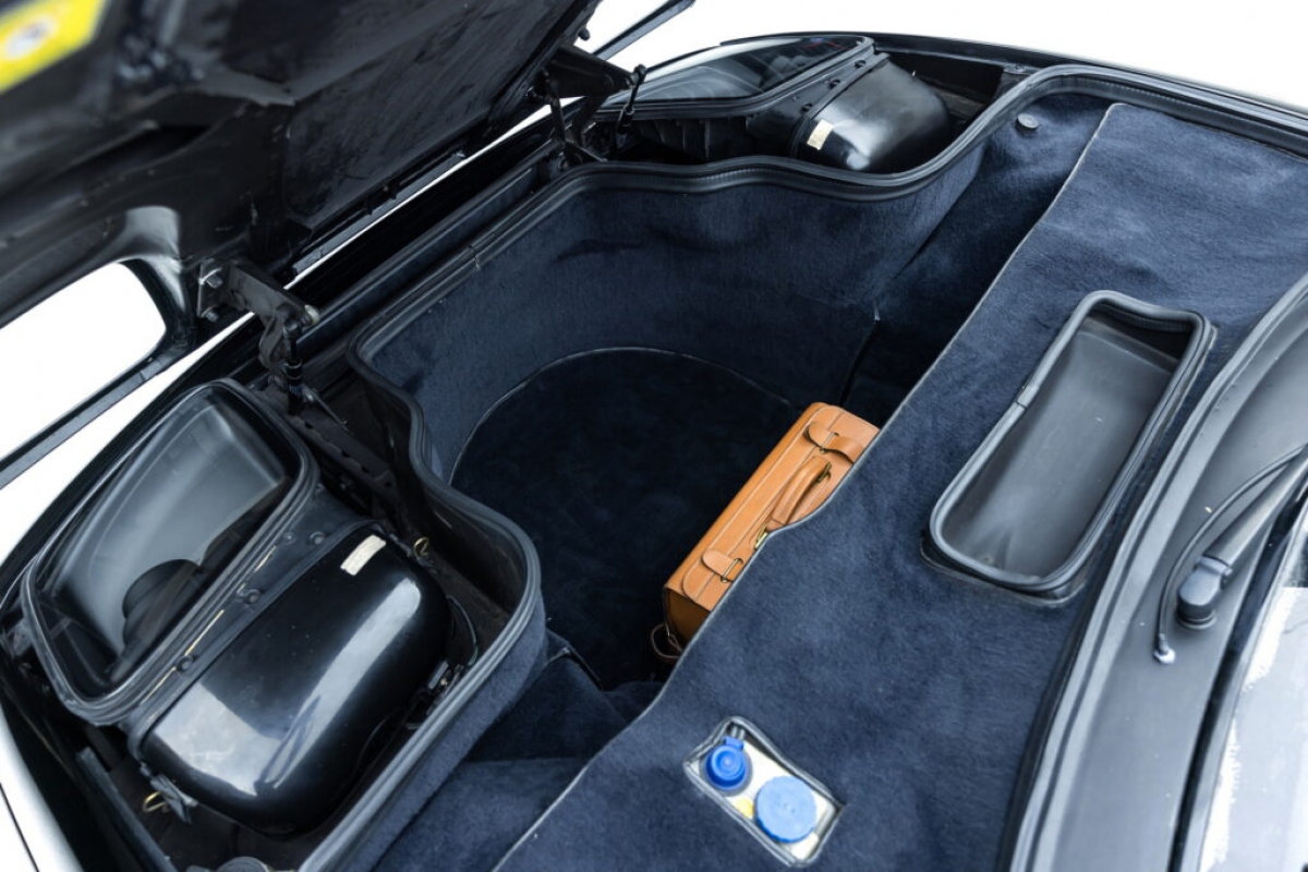 Chiêm ngưỡng 5 mẫu xe Ferrari Testarossa cổ sẽ được đấu giá tại Ý vào tháng 5 tới - Ảnh 49.