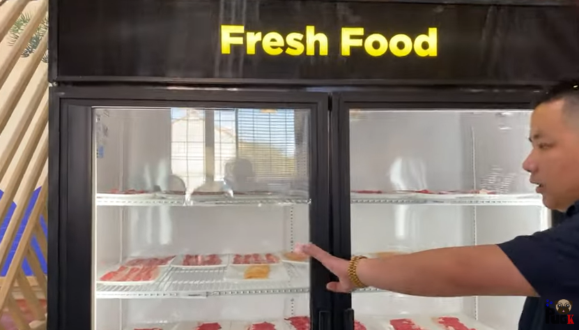 Nhà hàng của Khoa Pug tại Mỹ đông nghịt ngày khai trương, đầu tư tận 23 tỷ liệu không gian và món ăn ở đây có gì đặc biệt? - Ảnh 8. Nhà hàng của Khoa Pug tại Mỹ đông nghịt ngày khai trương, đầu tư tận 23 tỷ liệu không gian và món ăn ở đây có gì đặc biệt? - Ảnh 8.