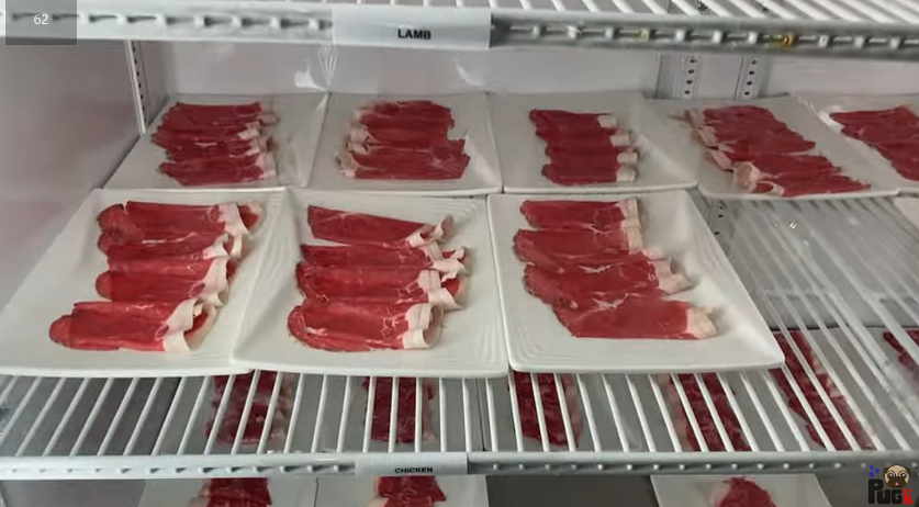 Nhà hàng của Khoa Pug tại Mỹ đông nghịt ngày khai trương, đầu tư tận 23 tỷ liệu không gian và món ăn ở đây có gì đặc biệt? - Ảnh 7. Nhà hàng của Khoa Pug tại Mỹ đông nghịt ngày khai trương, đầu tư tận 23 tỷ liệu không gian và món ăn ở đây có gì đặc biệt? - Ảnh 7.