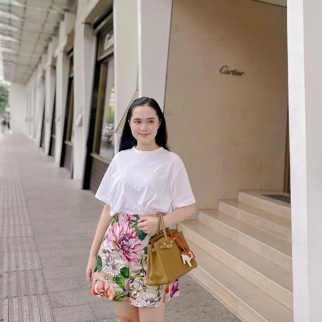 Ái nữ cựu Chủ tịch CLB Sài Gòn bị mẹ mắng vì tiêu gần 300 triệu theo cách không thể hiểu nổi - Ảnh 7. Ái nữ cựu Chủ tịch CLB Sài Gòn bị mẹ mắng vì tiêu gần 300 triệu theo cách không thể hiểu nổi - Ảnh 7.