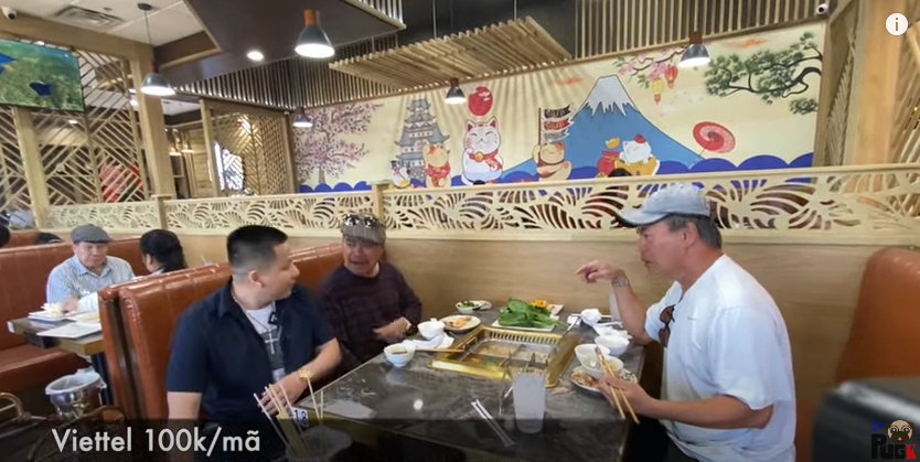 Nhà hàng của Khoa Pug tại Mỹ đông nghịt ngày khai trương, đầu tư tận 23 tỷ liệu không gian và món ăn ở đây có gì đặc biệt? - Ảnh 4. Nhà hàng của Khoa Pug tại Mỹ đông nghịt ngày khai trương, đầu tư tận 23 tỷ liệu không gian và món ăn ở đây có gì đặc biệt? - Ảnh 4.