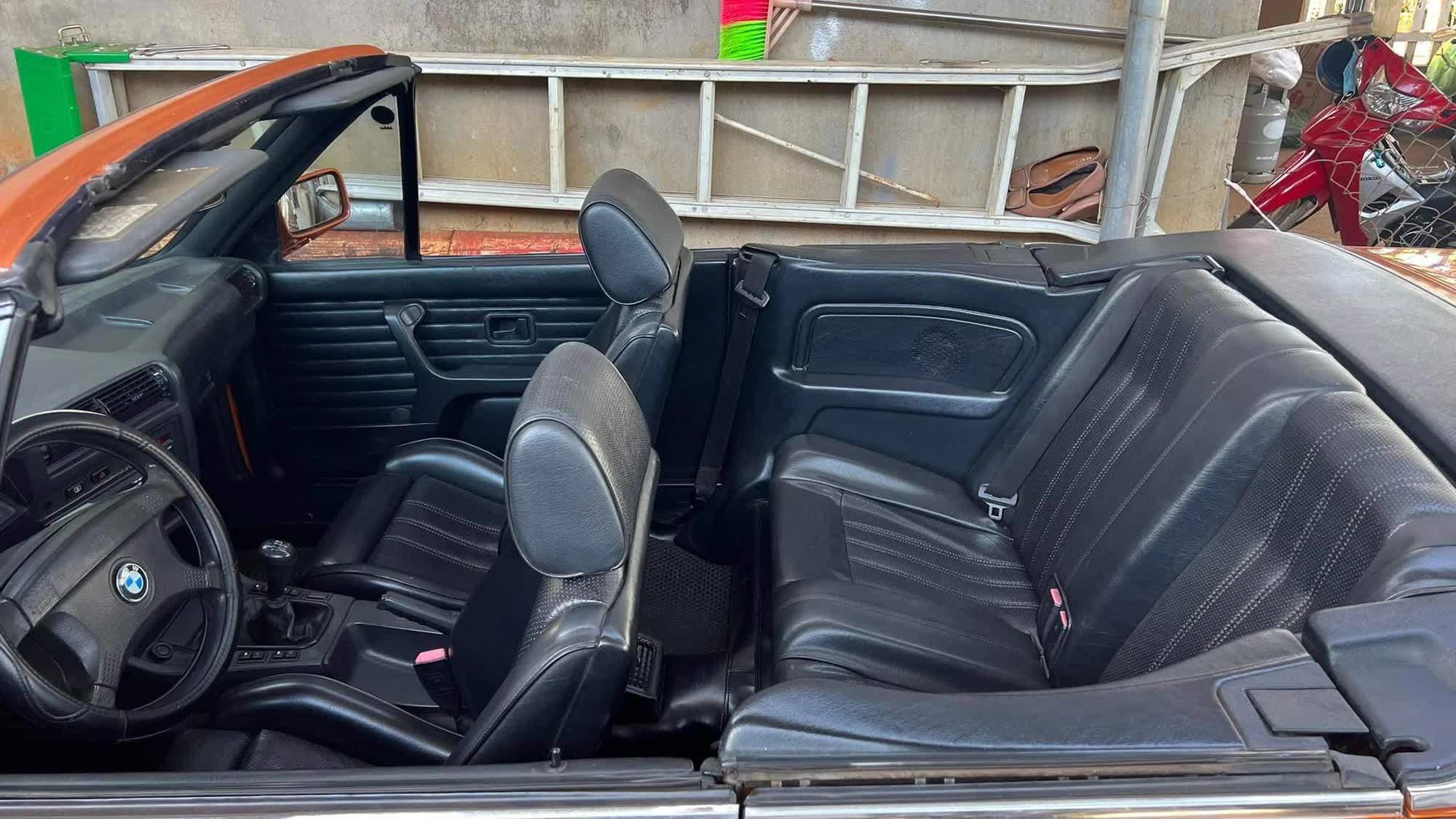 Bán BMW 3-Series 30 năm tuổi đắt ngang Mazda6 đập hộp, người bán chia sẻ: Hàng độc nhất trên thị trường, nguyên bản đến 98% - Ảnh 5. Bán BMW 3-Series 30 năm tuổi đắt ngang Mazda6 đập hộp, người bán chia sẻ: Hàng độc nhất trên thị trường, nguyên bản đến 98% - Ảnh 5.