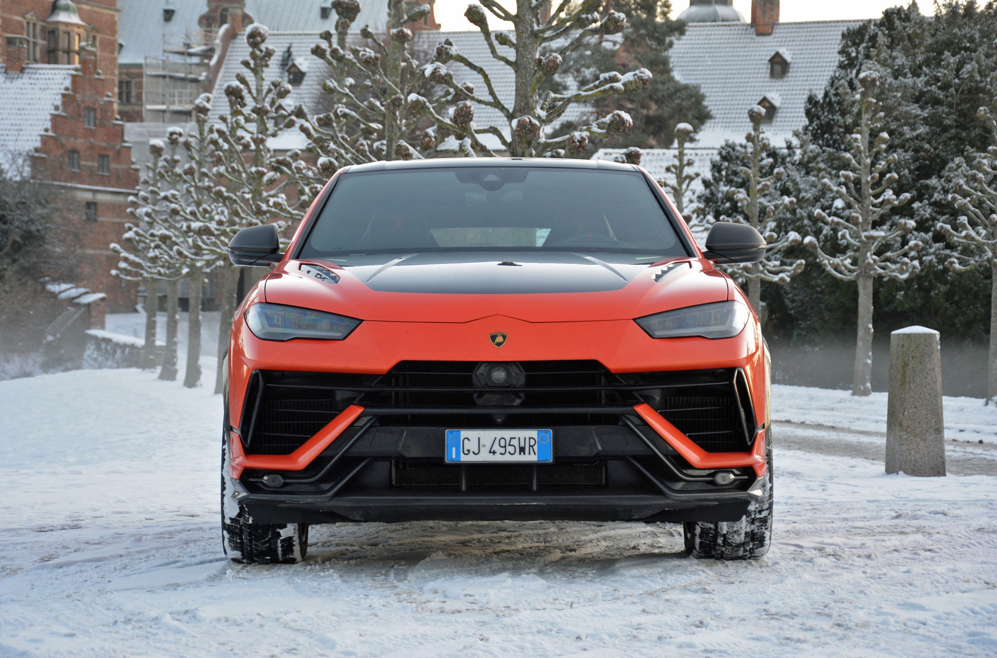 Lamborghini Urus Performante đầu tiên về Việt Nam: Giá từ 16,5 tỷ đồng,  siêu SUV mới cho giới nhà giàu