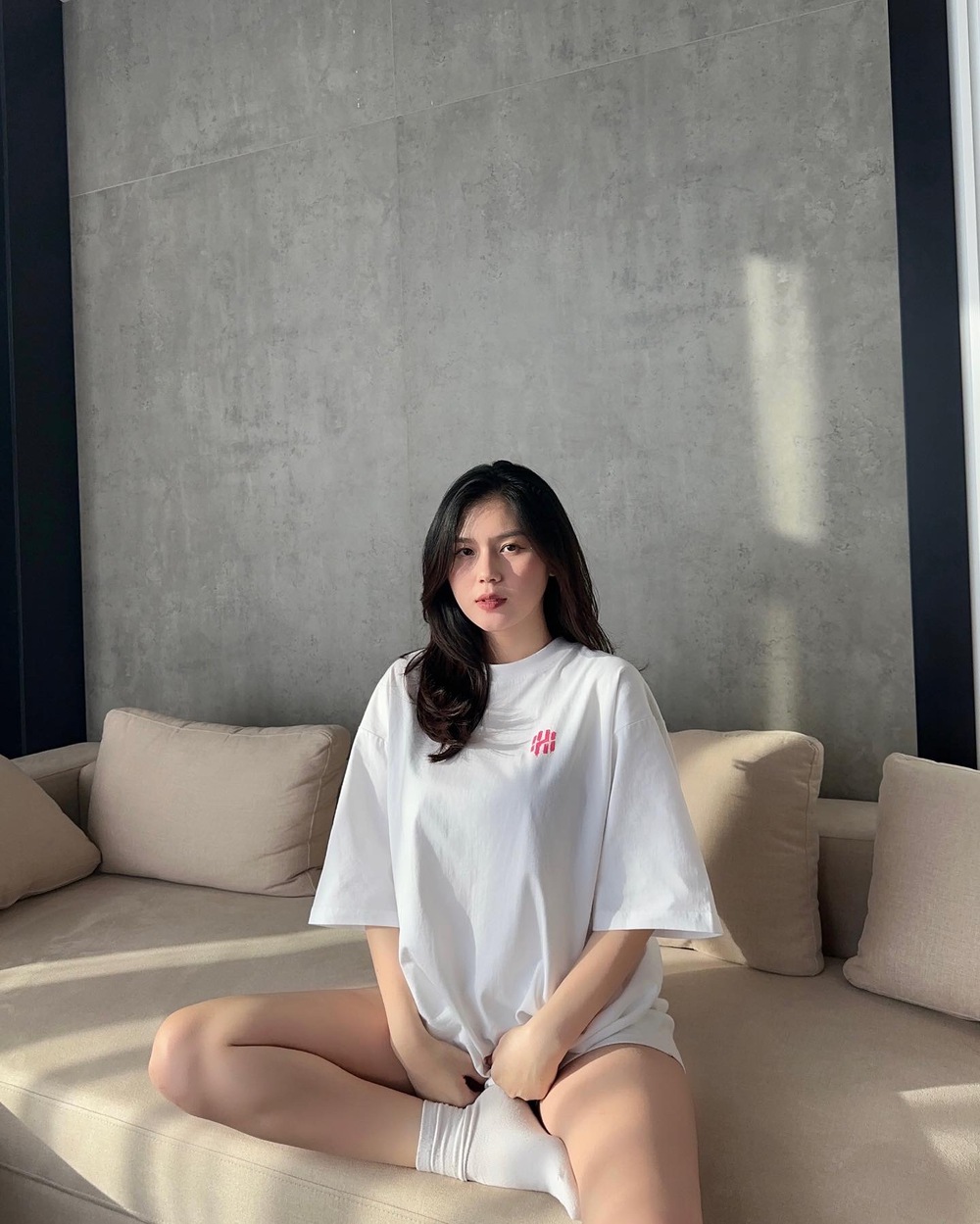 Cô gái đẹp xứ Tuyên làm vợ cầu thủ, sinh con xong nhan sắc càng thăng hạng, chồng đều đặn chuyển khoản dãy số dài - Ảnh 13. Cô gái đẹp xứ Tuyên làm vợ cầu thủ, sinh con xong nhan sắc càng thăng hạng, chồng đều đặn chuyển khoản dãy số dài - Ảnh 13.