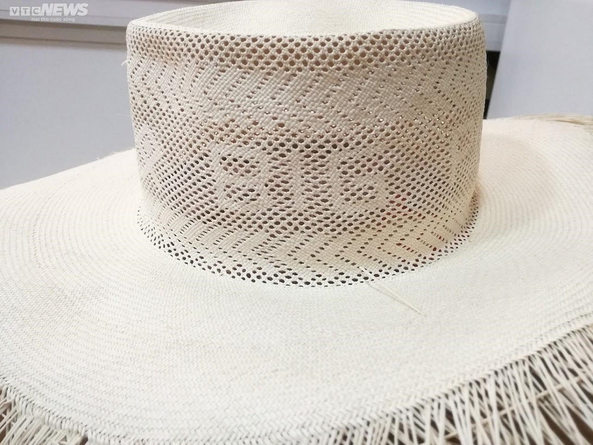 Đại gia Việt sở hữu chiếc mũ cói giá 3,5 tỷ đồng - Ảnh 8.