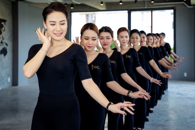  Nữ CEO uốn nắn cho 20.000 phụ nữ: Muốn có khí chất thì đừng ăn nói sỗ sàng rồi bao biện trong bụng không có ý gì đâu  - Ảnh 5.