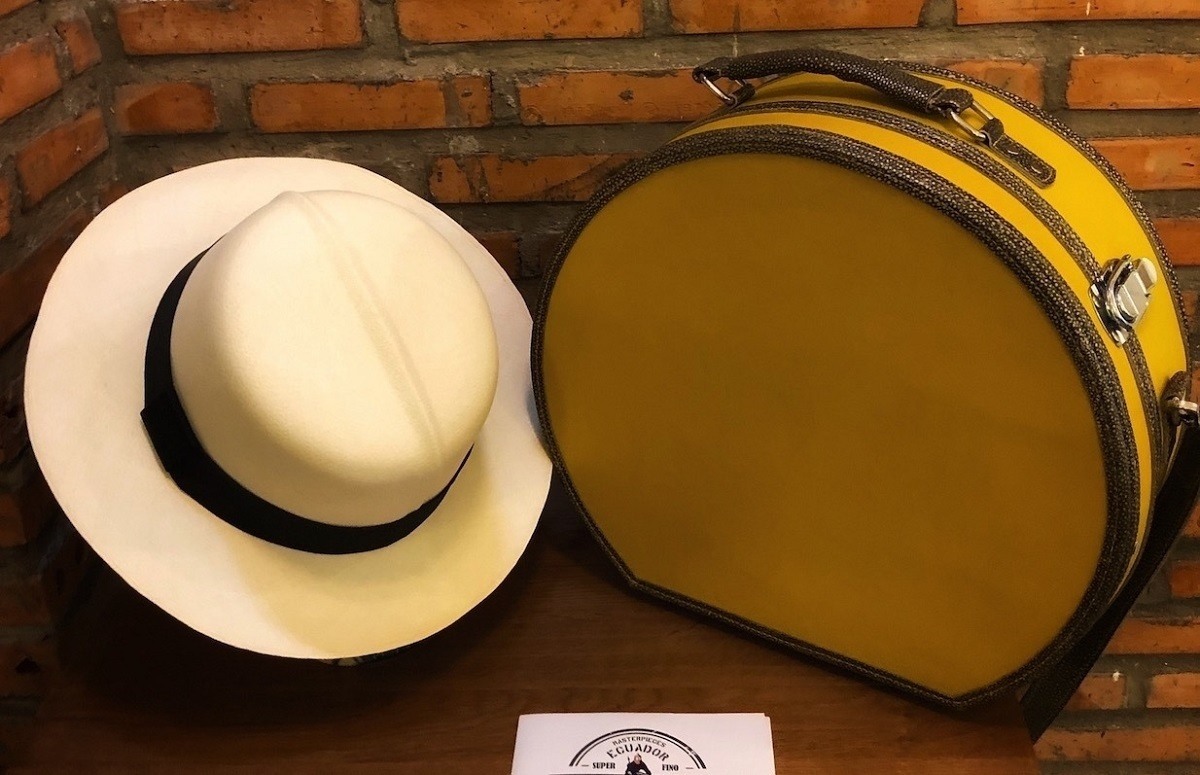 Đại gia Việt sở hữu chiếc mũ cói giá 3,5 tỷ đồng - Ảnh 14.