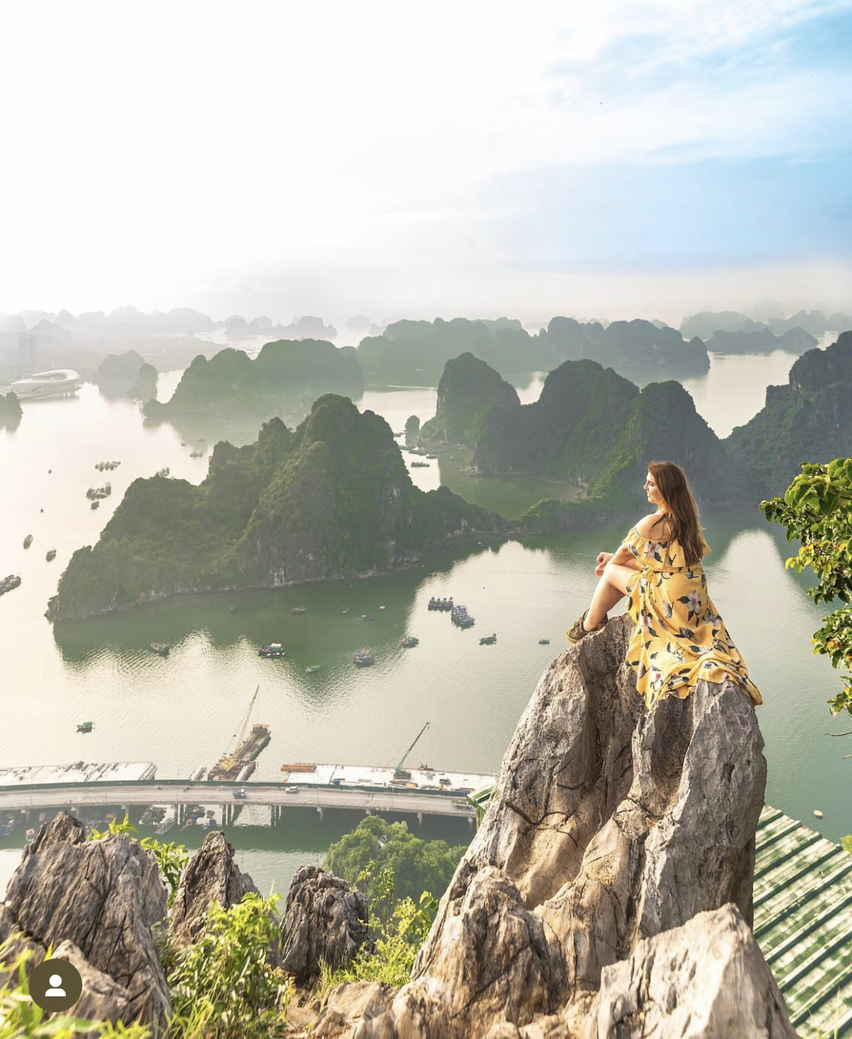 Núi Bài Thơ từng gây sốt thế nào với du khách quốc tế: Nhìn những tấm hình đẹp mê ảo này là hiểu! - Ảnh 5. Núi Bài Thơ từng gây sốt thế nào với du khách quốc tế: Nhìn những tấm hình đẹp mê ảo này là hiểu! - Ảnh 5.