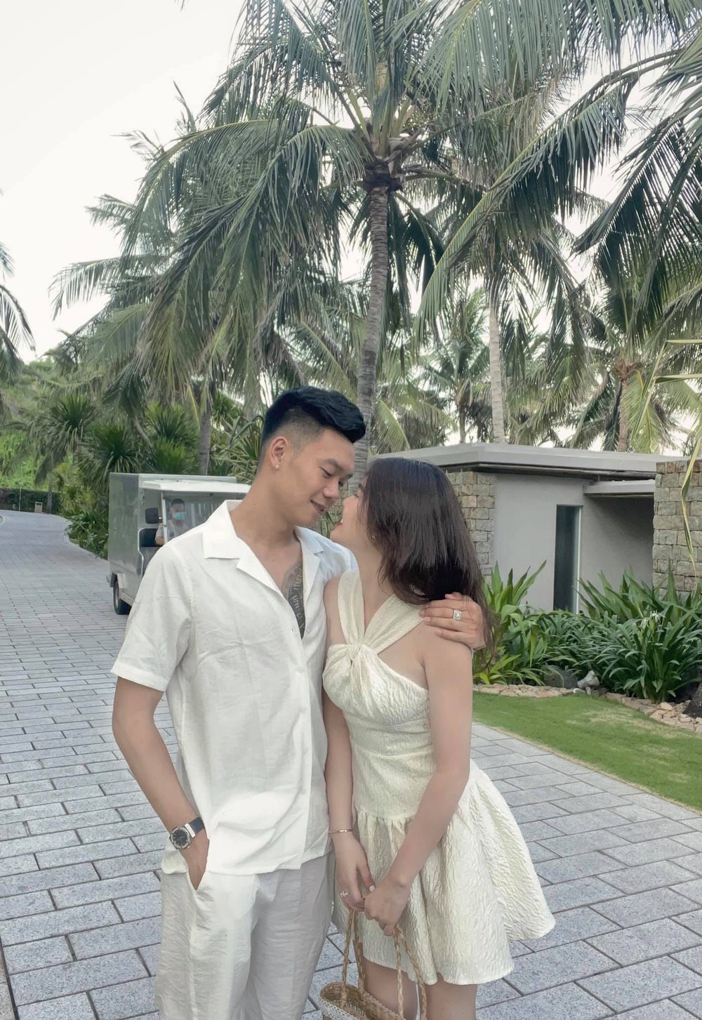 Cô gái đẹp xứ Tuyên làm vợ cầu thủ, sinh con xong nhan sắc càng thăng hạng, chồng đều đặn chuyển khoản dãy số dài - Ảnh 5. Cô gái đẹp xứ Tuyên làm vợ cầu thủ, sinh con xong nhan sắc càng thăng hạng, chồng đều đặn chuyển khoản dãy số dài - Ảnh 5.