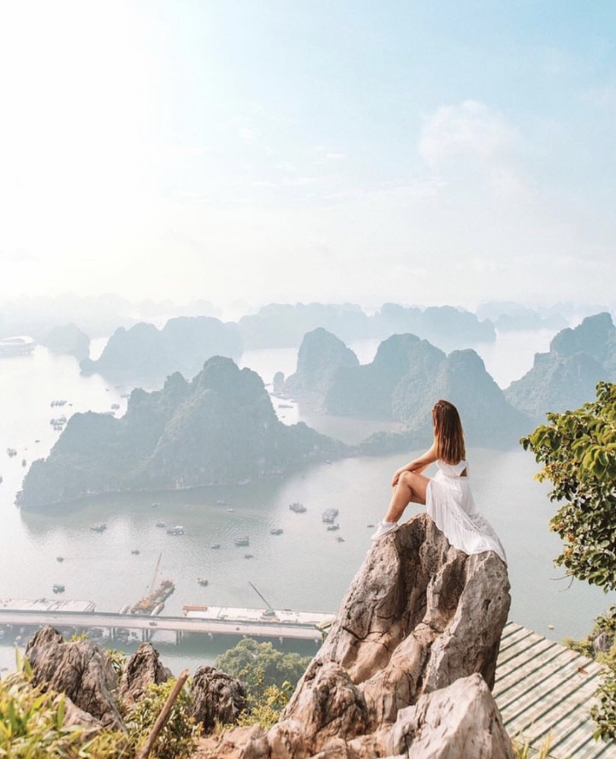 Núi Bài Thơ từng gây sốt thế nào với du khách quốc tế: Nhìn những tấm hình đẹp mê ảo này là hiểu! - Ảnh 3. Núi Bài Thơ từng gây sốt thế nào với du khách quốc tế: Nhìn những tấm hình đẹp mê ảo này là hiểu! - Ảnh 3.