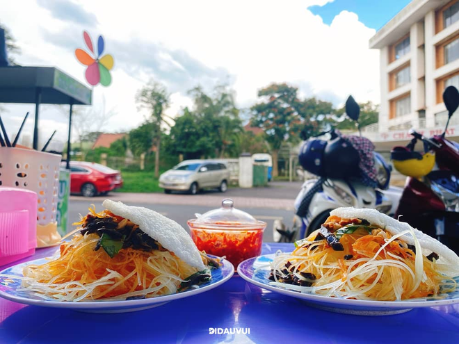 Ngoài khung cảnh đẹp không kém gì Đà Lạt, Bảo Lộc còn có đủ món ngon - Ảnh 8. Ngoài khung cảnh đẹp không kém gì Đà Lạt, Bảo Lộc còn có đủ món ngon - Ảnh 8.