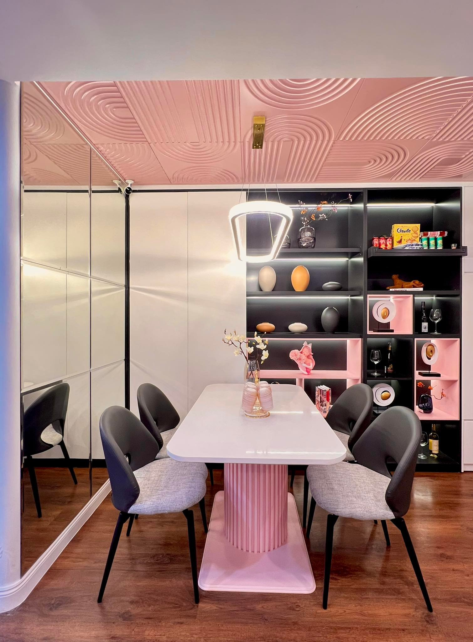 Căn hộ được thiết kế từ cảm hứng tình yêu gia đình của đôi vợ chồng trẻ ở Hà Nội - Ảnh 9.