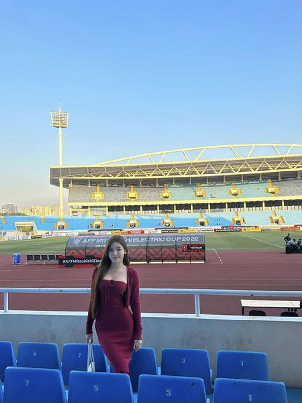 Bạn gái lâu năm của thủ môn quốc dân: Cao “3 mét bẻ đôi” nhưng dáng cực cháy, kiếm trăm triệu/tháng không cần dựa dẫm ai - Ảnh 18. Bạn gái lâu năm của thủ môn quốc dân: Cao “3 mét bẻ đôi” nhưng dáng cực cháy, kiếm trăm triệu/tháng không cần dựa dẫm ai - Ảnh 18.