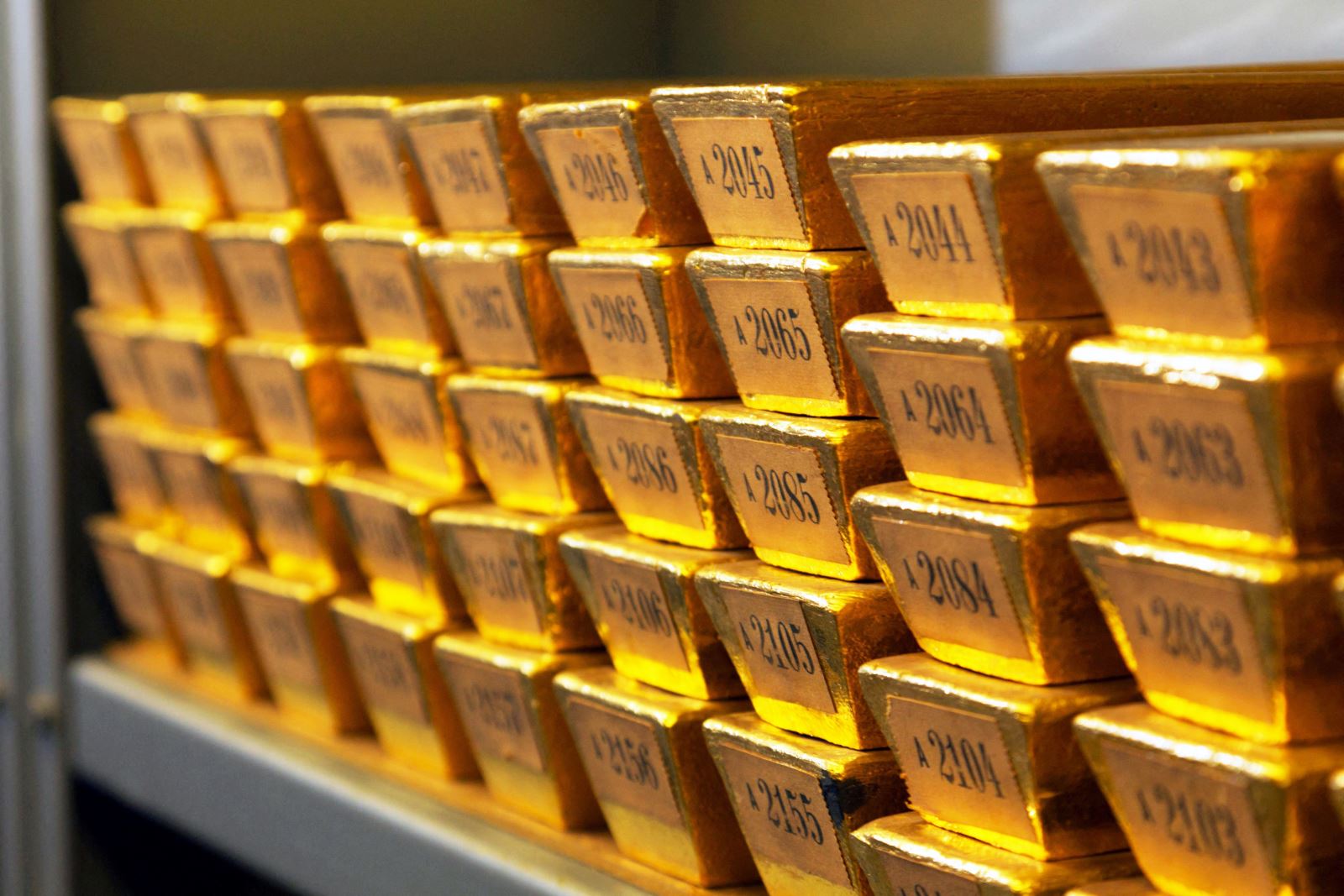 Giá vàng thế giới tăng gần 8% trong quý I/2023 - Ảnh 1.