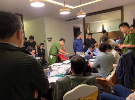Hiệp hội Golf Việt Nam ra thông báo vụ 2 phó chủ tịch bị bắt vì đánh bạc trong khách sạn - Ảnh 1.