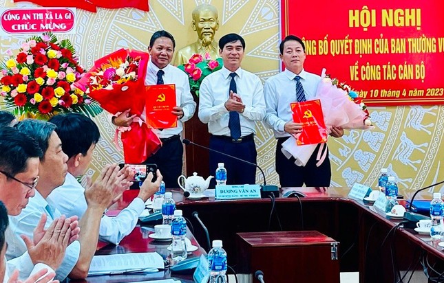 Tỉnh ủy Bình Thuận điều động, bổ nhiệm cán bộ chủ chốt - Ảnh 2.