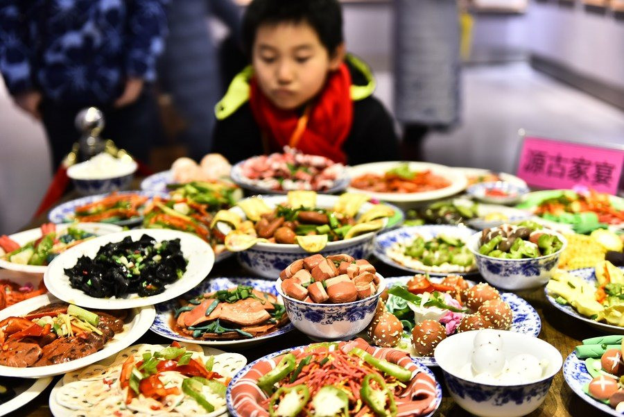 Trung Quốc tuyên chiến với lãng phí lương thực: Ăn cho hết hoặc nộp phạt hơn 300 triệu đồng - Ảnh 3.
