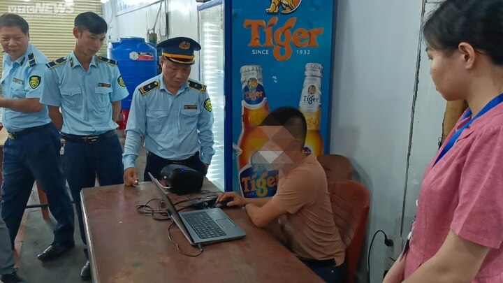 Chủ quán hải sản ở Nha Trang xin lỗi 3 khách Trung Quốc sau vụ bị tố 'chặt chém' - Ảnh 2.