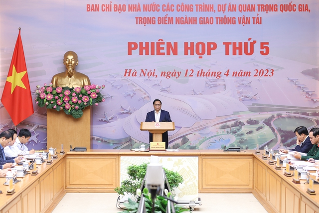 Thủ tướng: Đầu tư công kích hoạt các hoạt động kinh tế, thúc đẩy phát triển, tạo việc làm, sinh kế cho người dân - Ảnh 2.