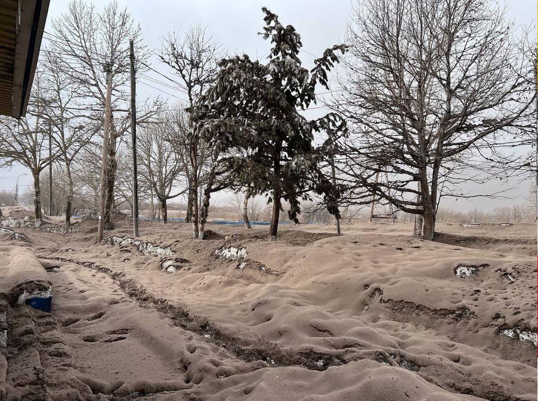 Nga: Bán đảo 300.000 dân bị núi lửa, động đất tấn công - Ảnh 2.