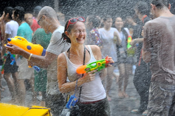 Nếu là lần đầu đi Thái chơi Songkran thì nên lưu ý những điều này để có mùa té nước thật an toàn - Ảnh 8.