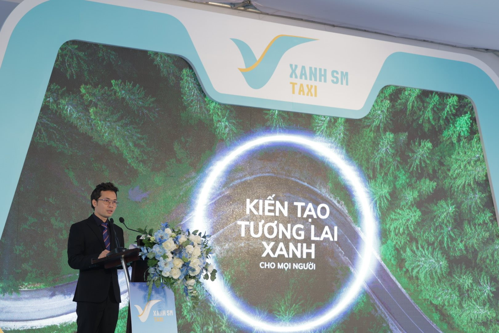 Hãng taxi điện của ông Phạm Nhật Vượng chính thức vận hành tại Hà Nội: quy mô ban đầu 500 xe VF e34, 100 xe VF8, sẽ ‘Nam tiến’ ngay trong tháng này - Ảnh 3.