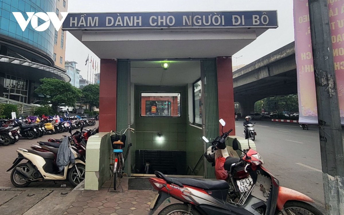 Hầm đi bộ trăm tỷ ở Hà Nội có bị lãng quên? - Ảnh 8.