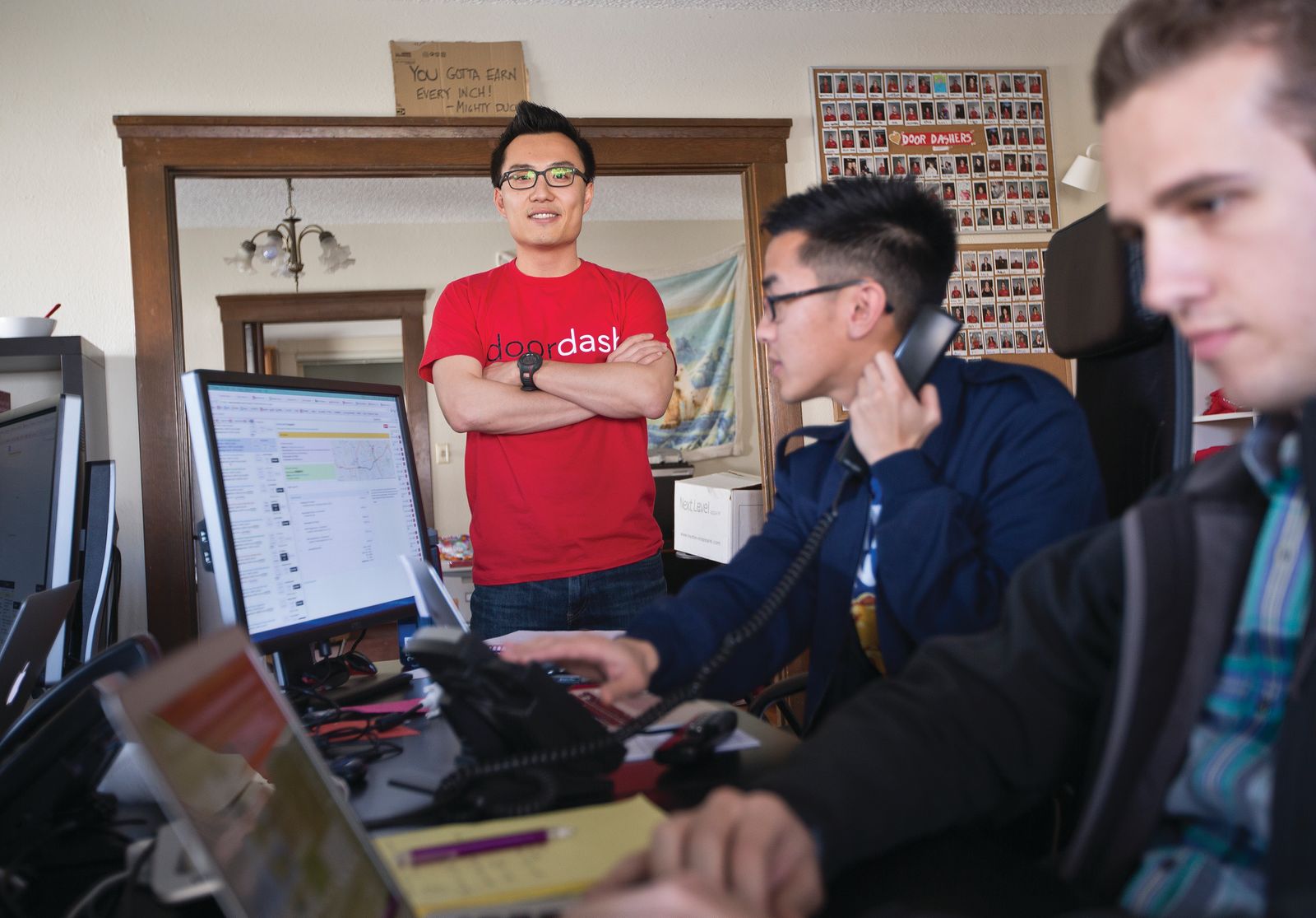 9 tuổi phải đi rửa bát, cắt cỏ, giao Pizza kiếm sống qua ngày, anh chàng trở thành 'kỳ lân' của đế chế ngành giao đồ ăn nhanh trị giá 32 tỷ USD - Ảnh 7.