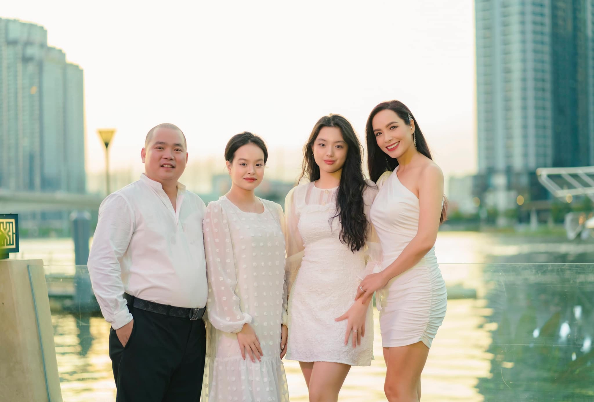 17 năm hôn nhân của Minh Khang – Thúy Hạnh: Từ khi tay trắng đến khi sang giàu - Ảnh 3.
