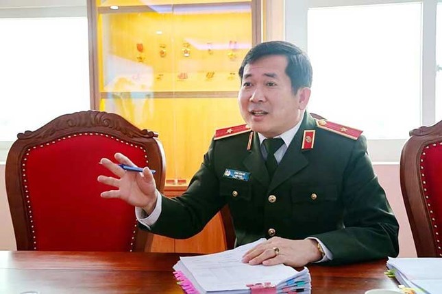 Thiếu tướng Đinh Văn Nơi nhận tin tố giác qua số điện thoại cá nhân - Ảnh 1.
