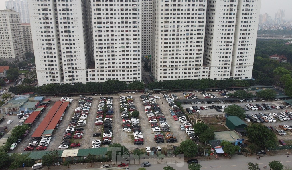 Tận thấy các bãi xe lậu 'bủa vây' khu HH Linh Đàm - Ảnh 8.