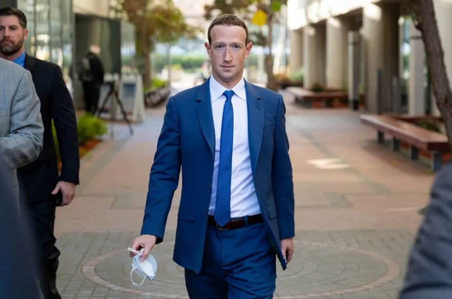 Mark Zuckerberg 'khủng bố' tinh thần nhân viên: Áp lực chứng minh mình giỏi, cố tỏ ra bận rộn để không trở thành nạn nhân bị sa thải tiếp theo - Ảnh 1.