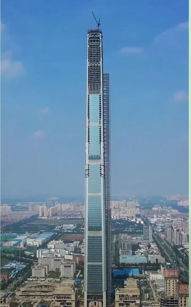 'Siêu dự án chết' 117 tầng không 1 bóng người giữa lòng thành phố triệu dân: Được 'rót' 200 nghìn tỷ đồng nhưng vẫn dở dang suốt 15 năm vì nguyên nhân bất ngờ - Ảnh 1.