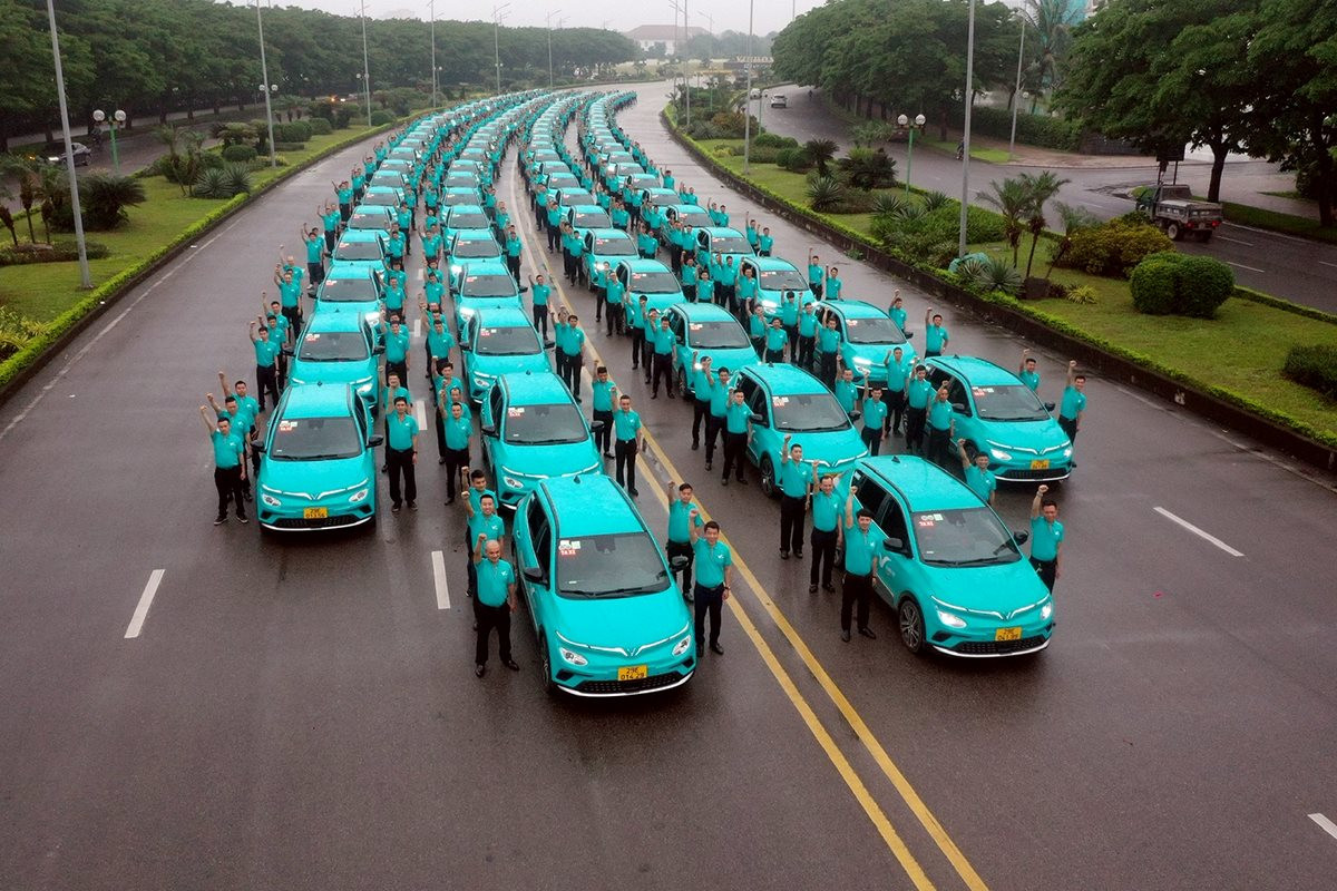 Taxi điện của ông Phạm Nhật Vượng bắt đầu chạy thử nghiệm tại TP.HCM từ ngày mai (23/4) - Ảnh 1.