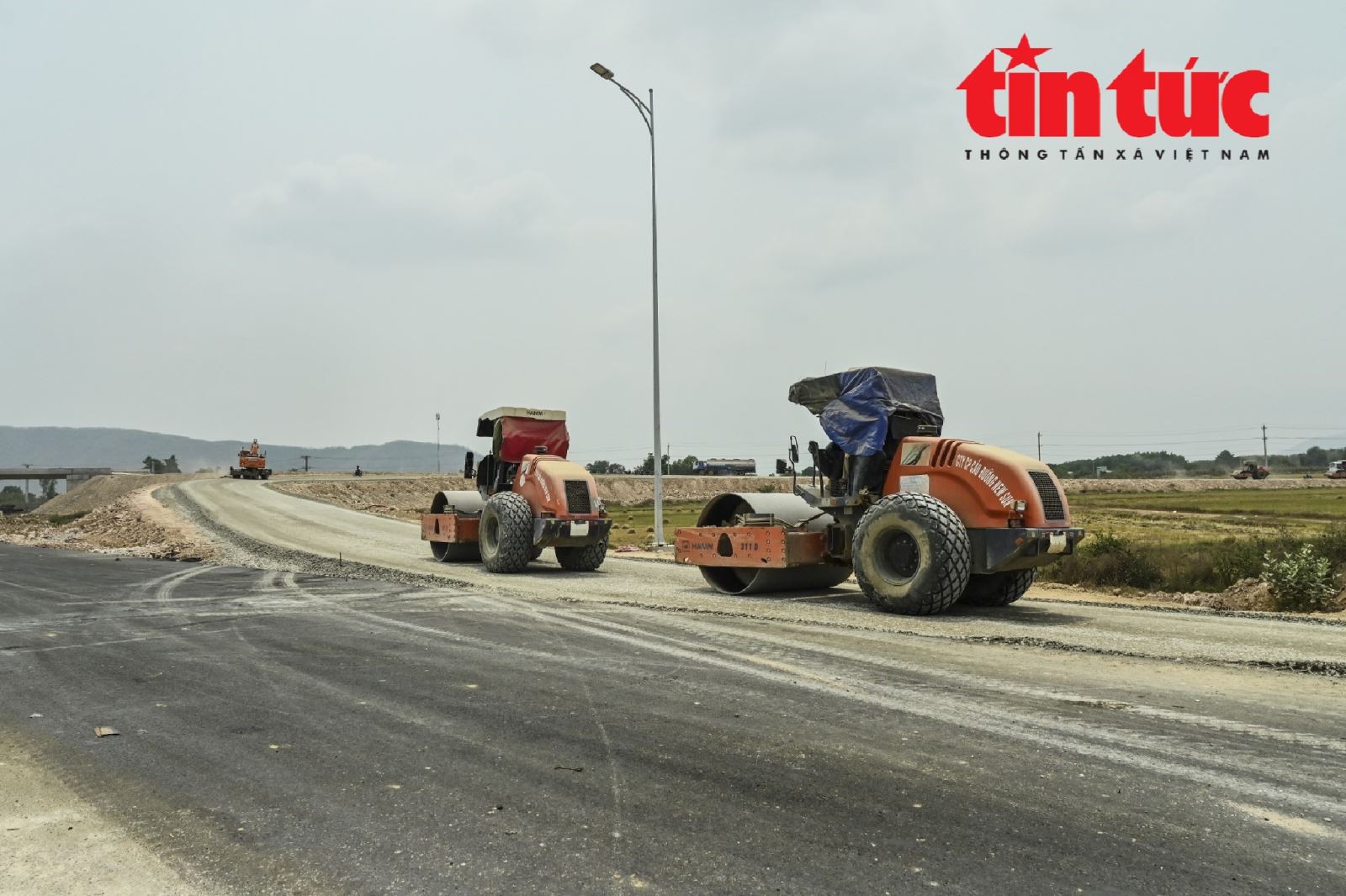 Hai điểm cầu khánh thành gần 300km cao tốc Bắc Nam dịp nghỉ lế ngày 30/4 - 1/5 - Ảnh 11.