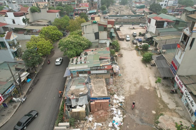 Cận cảnh dự án đường vành đai dài 2km, 13 năm vẫn bất động - Ảnh 6.